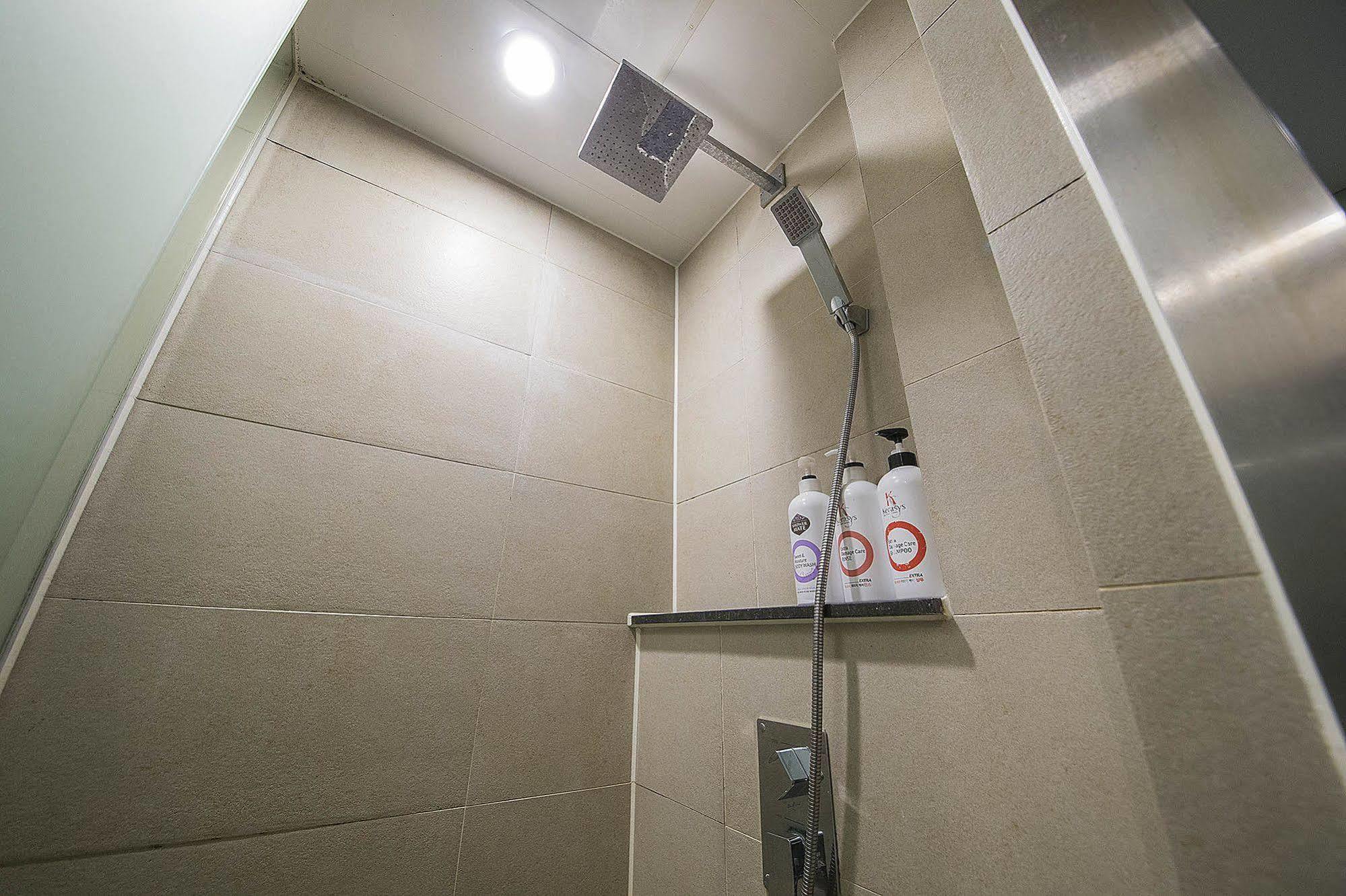Mate Hotel Seoul Gimpo Екстериор снимка