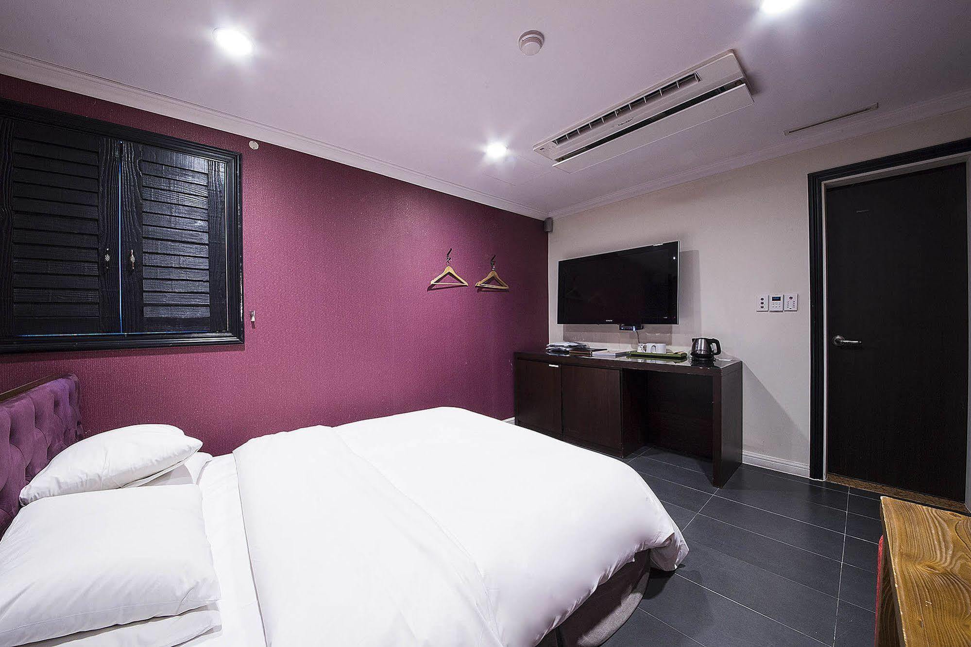 Mate Hotel Seoul Gimpo Екстериор снимка