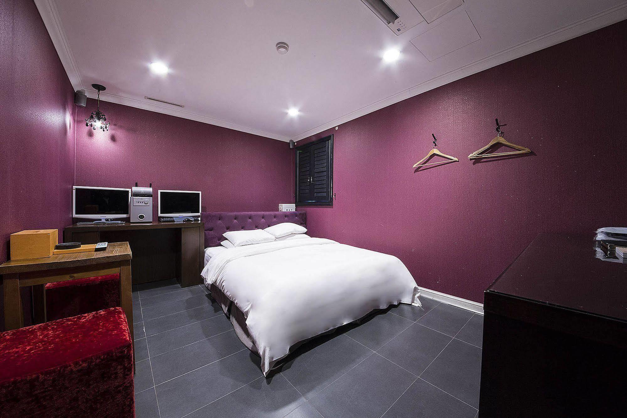 Mate Hotel Seoul Gimpo Екстериор снимка
