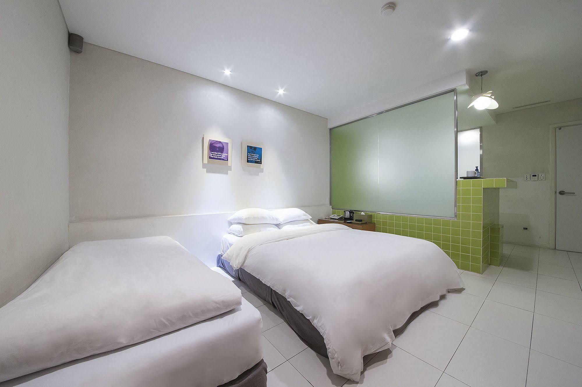 Mate Hotel Seoul Gimpo Екстериор снимка