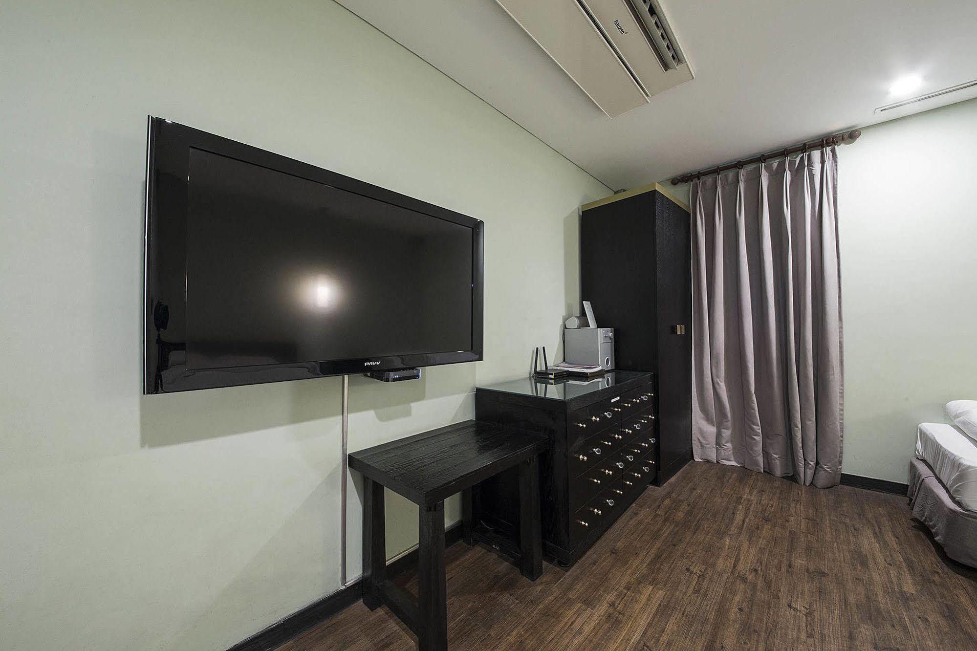 Mate Hotel Seoul Gimpo Екстериор снимка