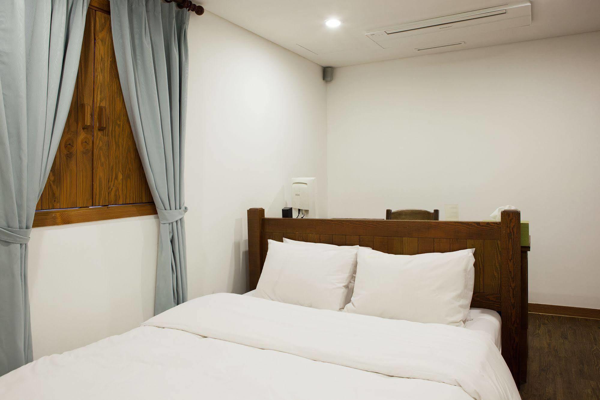 Mate Hotel Seoul Gimpo Екстериор снимка